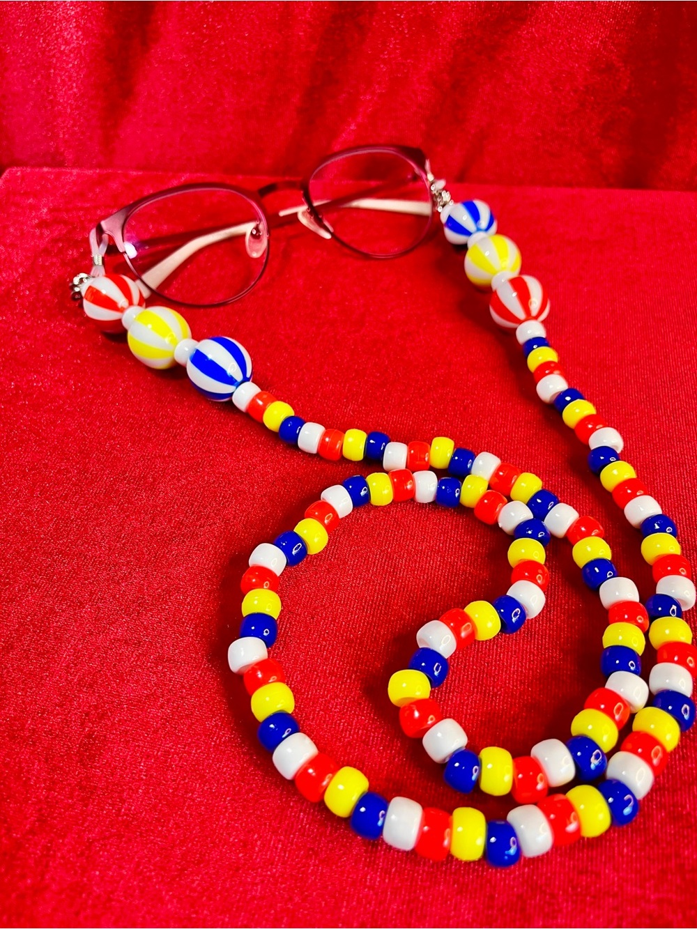 Clown Glasses Chain ❤️💛💙